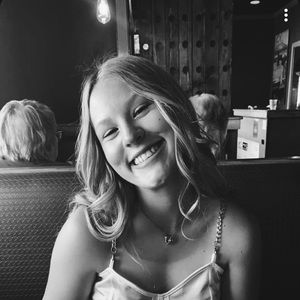 Meet your Posher, Lily